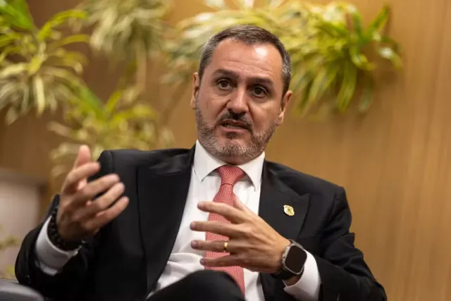 Dino determina reintegração de diretor-geral da PF, Andrei Rodrigues