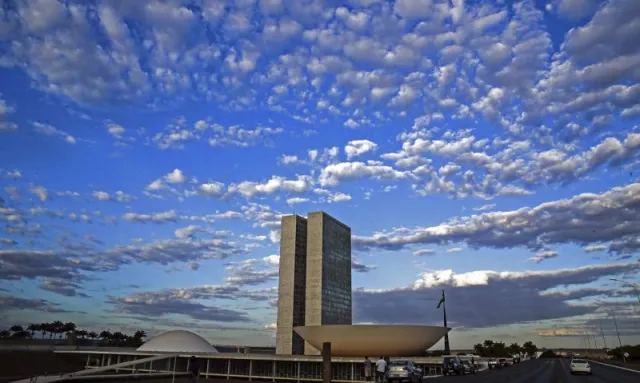 Fim da escala 6×1: proposta é aprovada na CCJ do Senado