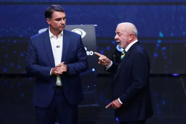 Lula critica fuga de Flávio Bolsonaro aos EUA e diz que senador deveria provar sua honestidade no Brasil