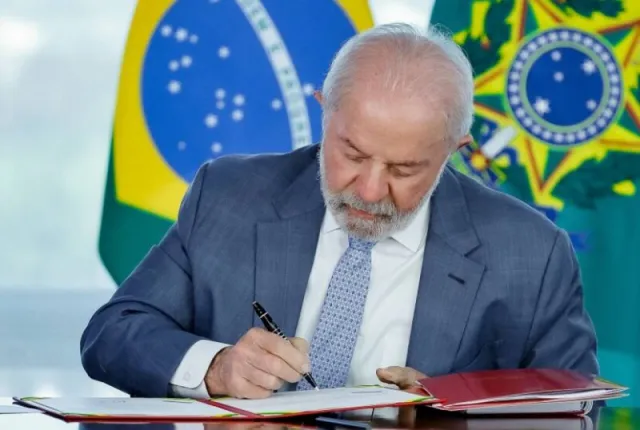 Lula anuncia aumento DE R$91,00 no Bolsa Família