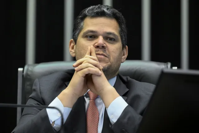 Não é normal”, diz Davi Alcolumbre sobre os 109 pedidos de impeachment de ministros do STF