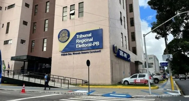 TRE-PB suspende julgamento da impugnação de Cícero Lucena após pedido de vistas